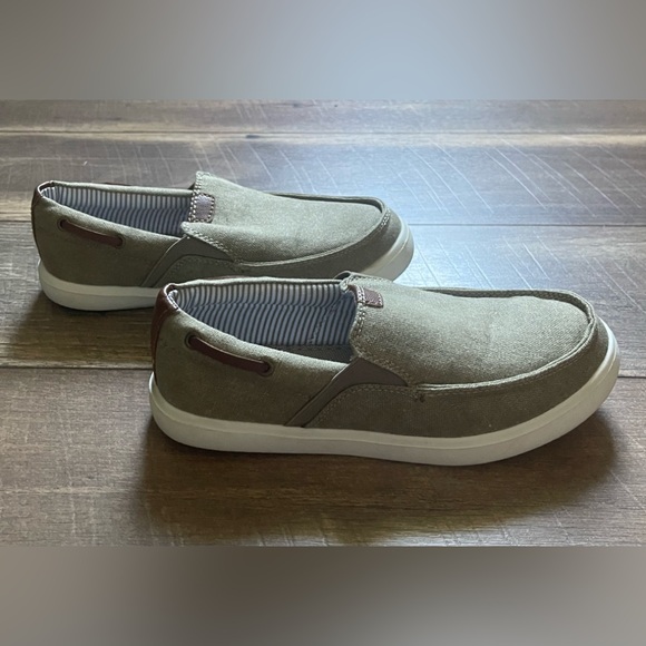 Magellan Outdoors Slip on Deck Shoes Sz Youth 2 - Picture 5 of 8